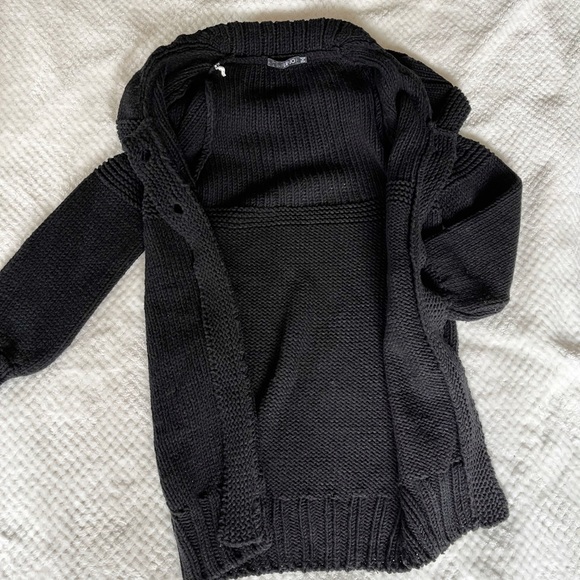 Long black Liu Jo knit with accent button - Picture 6 of 8